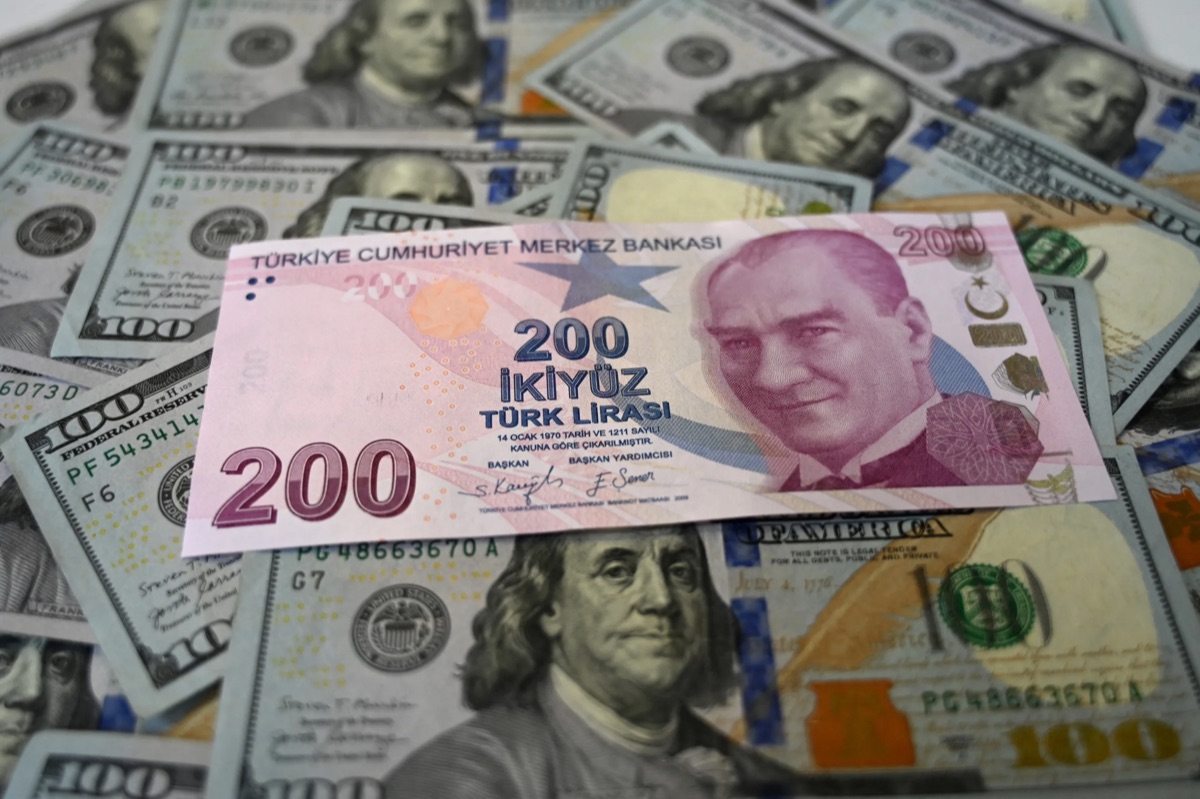 سفر به ترکیه لیر یا دلار؟ نکات مهم بردن پول به ترکیه